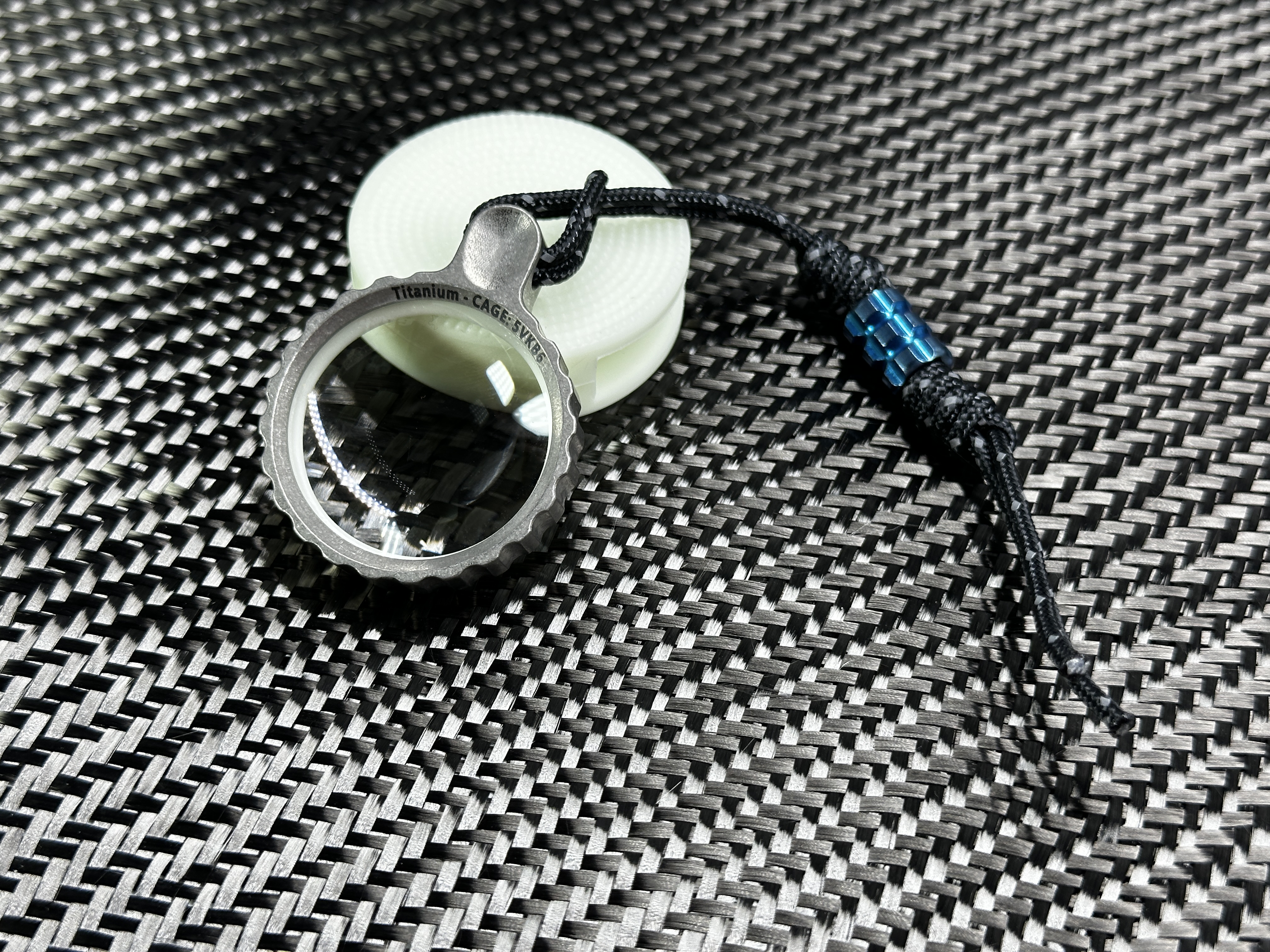 Titan Zoom - Sapphire Pocket Magnifier by Maratac®