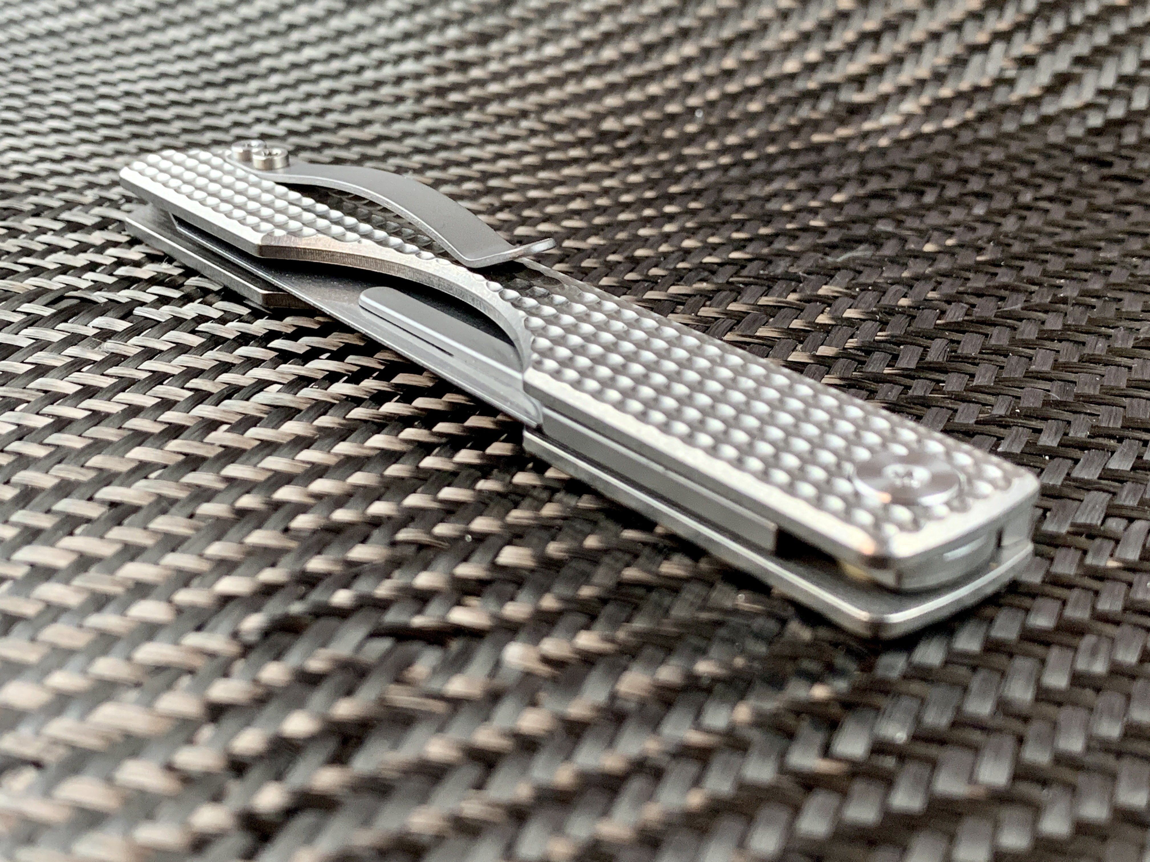 Oversized - Folding Titanium Craft Scalpel Knife + Case + Spare Blades!