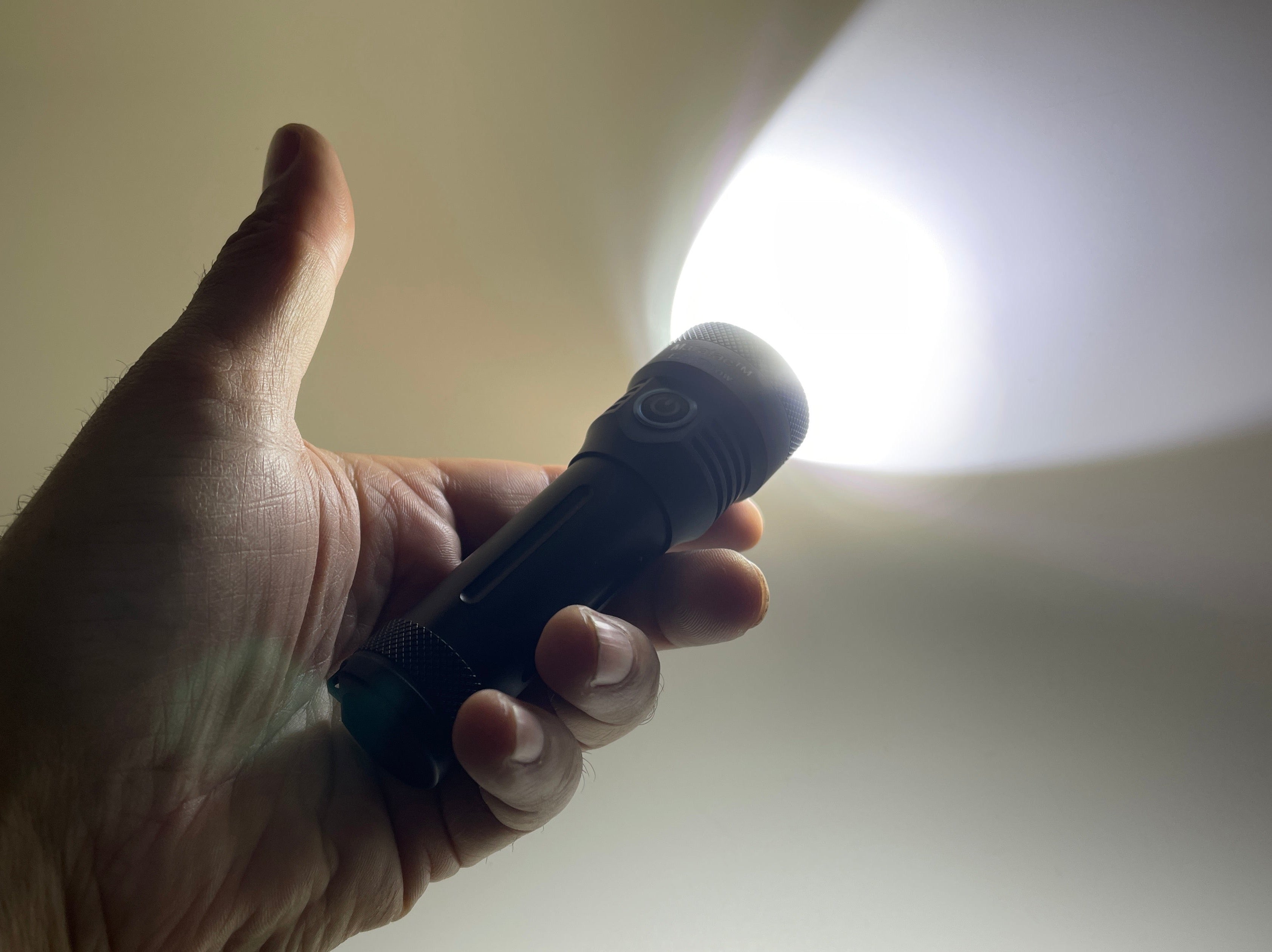 EZ - Throw 18650 / 21700 Flashlight by Maratac® ( + Built In Charger )